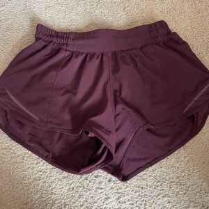 Lululemon Hotty Hot Low-Rise Lined Short 2.5”